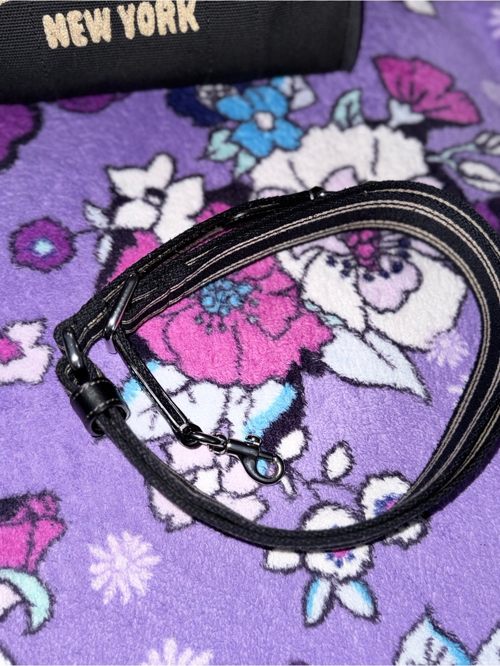 Coach Cargo Tote 20 - Picture 2 of 11